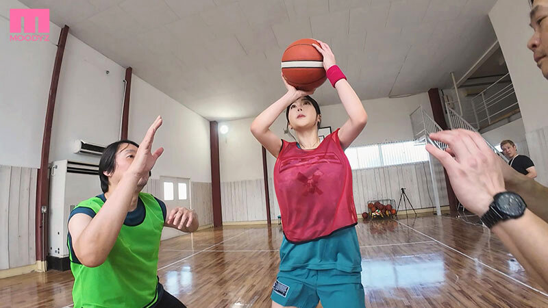 高身長172cm巨乳118cmのエリートボディ ガチ元代表候補の女子バスケ選手 本気バスケ映像と指導的レ●プ輪● 辻井ほのか辻井ほのか