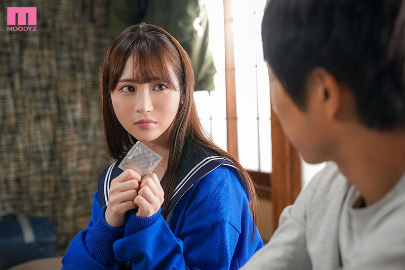 両親が旅行で不在中に幼馴染がやってきて「初めて彼氏ができたんだけど一回だけセックスの練習してくれない？」と コンドーム一個持ってきてお願いされた。一回だけと言ってたハズがチ○ポの快感に目覚めすぎてゴム無しで三日三晩中出しセックスしまくった 小野六花小野六花