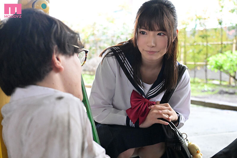 学生時代、いじめから僕を助けてくれた同級生とデリヘルで再会 その日から通い詰めて1日貸し切り全オプションを注文して何度も何度も中出しをしてしまった。 三浜唯三浜唯