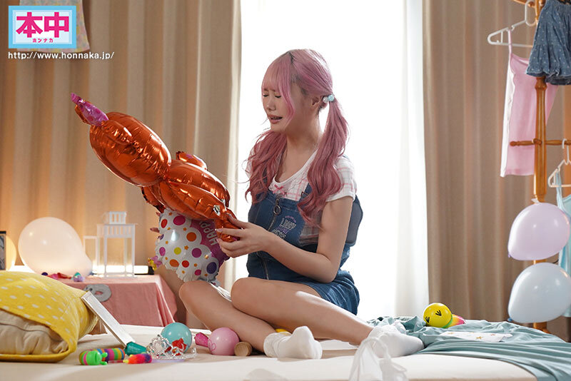 両親が旅行で不在中に近所のメスガキに小遣いあげてつるぺたビキニ着させて無制限中出しOKの乳首責めメンエス嬢にしてやった！！ 松本いちか松本いちか