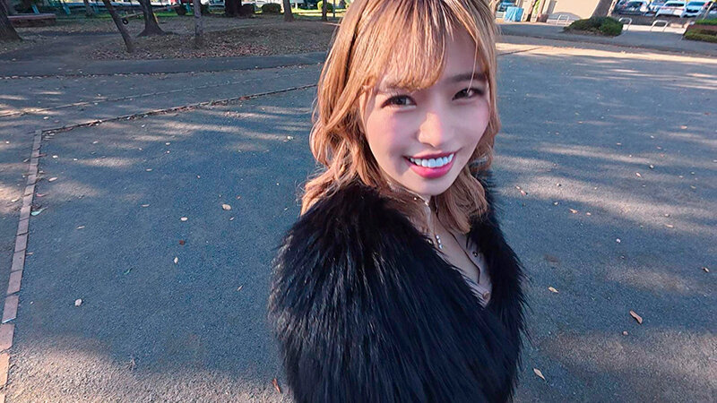 変態巨乳ビッチに逆ナンされて圧倒的臨場感でキンタマがバカになるまで連続射精させられる人生最高の完全主観SEX 椿りか椿りか