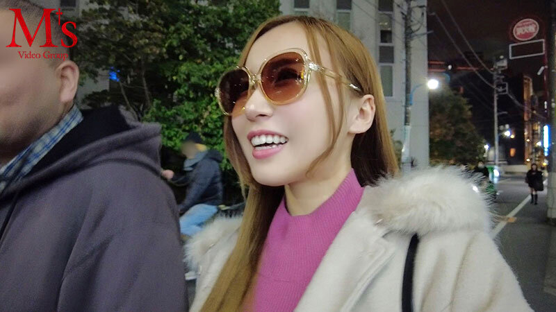 ハシゴ酒！逆ナンパ！小便大好き変態お姉さんが笑顔でガブ飲み飲尿トゥナイト 飲めば飲むほどエロくなる！ションベンまみれのハイテンションごっくんFUCK 朝倉ここな朝倉ここな