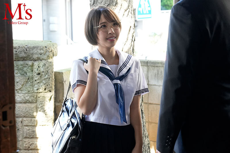 おばさんには内緒にしておいてあげるから…いっぱいしよ？ 8年ぶりに再会した姪っ子の発育盛りのおっぱいといやらしい腰使いに耐えきれず何度も何度も中出ししてしまった私。 宍戸里帆宍戸里帆