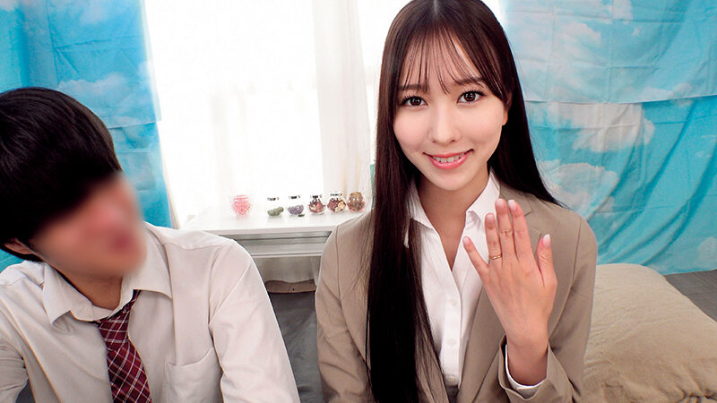 男女の友情は性欲に負ける 女上司 既婚と部下が全身ぬるべちょオイルエステ素股体験 人妻上司とのエチエチオイルマッサージ 意識し合う男女 びちょぬるマ〇コ＆勃起チ〇ポをグチュグチュ擦り合わせる男女はスケベ本能の剥き出しでヌルっとNTR挿入してしまうのか