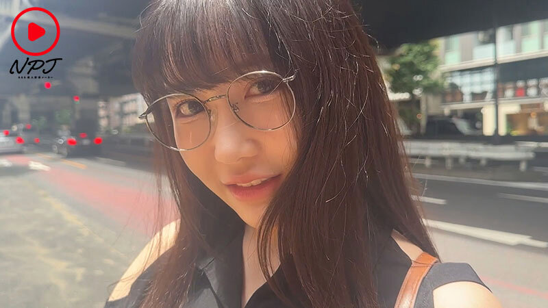 【個撮】 担当ホストに貢ぎたくて、個撮に応募してきた裏垢女子。 「金額次第で何でも…」 撮影始めたら変態娘で理性は薄れSEX没入。 【許可済み販売】