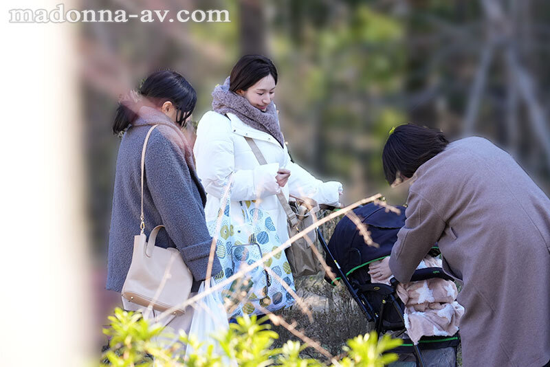 巨乳ママ借金取り立て自宅訪問レ×プ ～夫、息子、ママ友のすぐ傍で…～ 木村玲衣木村玲衣