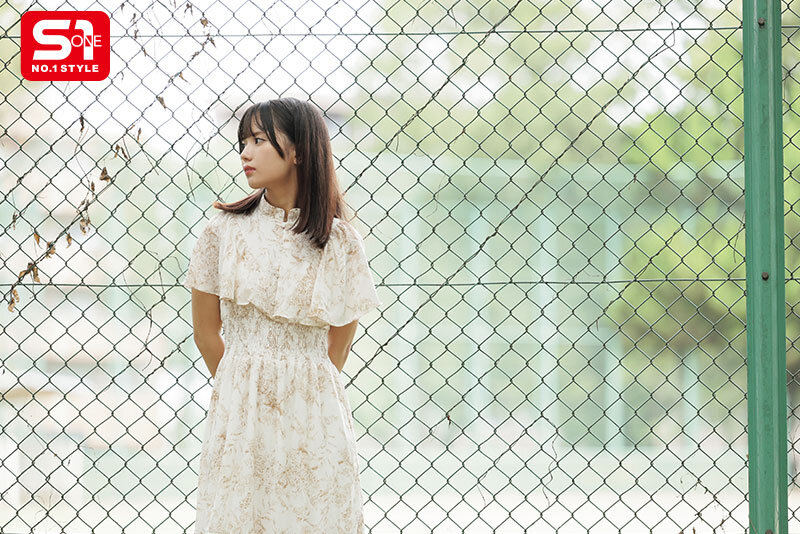 大きな瞳のイマドキ王道美少女がAVデビューして1年が経ちました。 渚あいり 初めてのベスト 12時間渚あいり