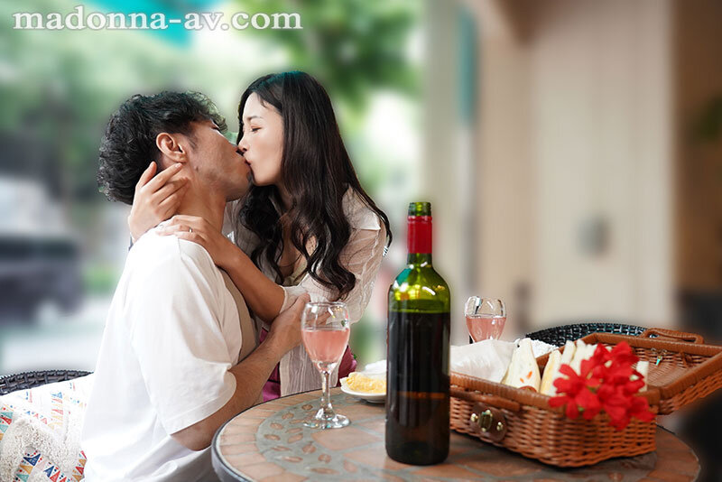 「私たち、カップルに見えるかな？」 息子と肉体関係をもって早3年、今年も夫に内緒で年に一度のお泊りデートへ行って来ます。 一色桃子一色桃子