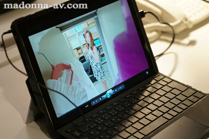 「本当に、私の下着を見て興奮するの…？」 盗撮映像で発情する部下の変態チ〇ポに女の悦びを隠し切れないおばさん上司は叱るどころか射精管理で躾けてしまった…。 松本翔子松本翔子