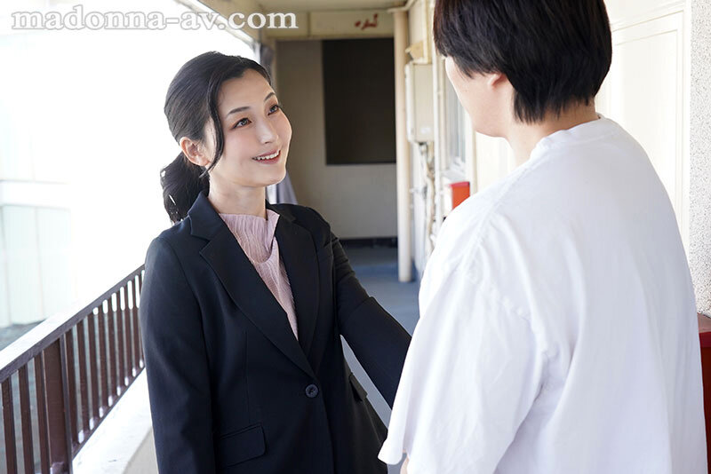 出張で泊まりに来た叔母と同居生活 無防備すぎる仕事終わり蒸れた肉感パンスト姿に僕は理性を狂わされて…。 吉永塔子吉永塔子