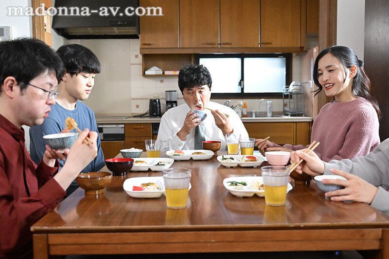 家族皆が巣立った実家で、 母と過ごす近親相姦の日々―。 吉瀬葵吉瀬葵