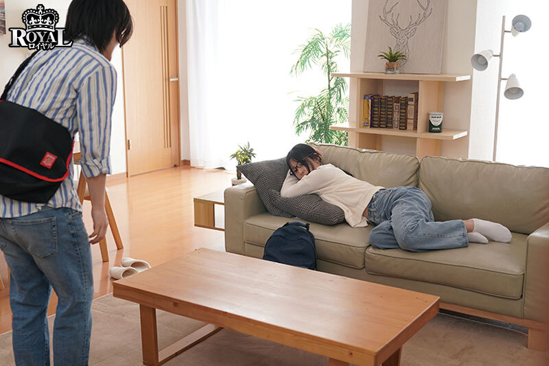 僕の姉は地味で控えめですが、眼鏡を外すと、絶世の美女で我慢できず迫ったら素股からの生挿入で初中出しをさせてくれました。 西野絵美西野絵美