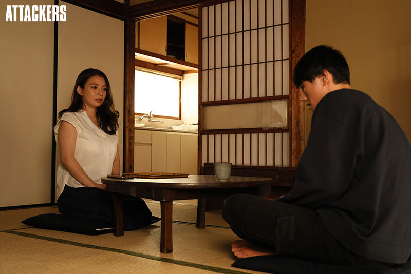 娘の前で雌犬のように激しく突かれて 織田真子 泉りおん織田真子・泉りおん