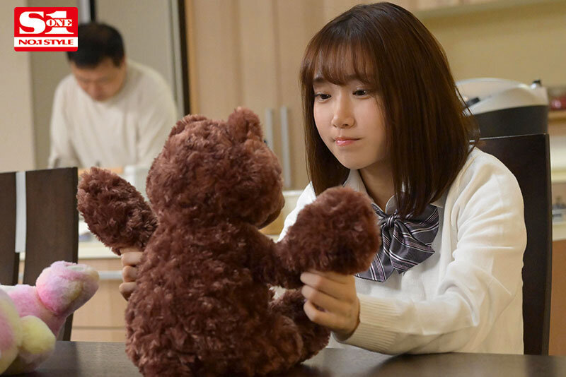 「お風呂はお父さんと一緒がいいもん！」乳だけは大人に実った甘えんぼう連れ子と刺激的すぎる密着バスタイム 安達夕莉安達夕莉