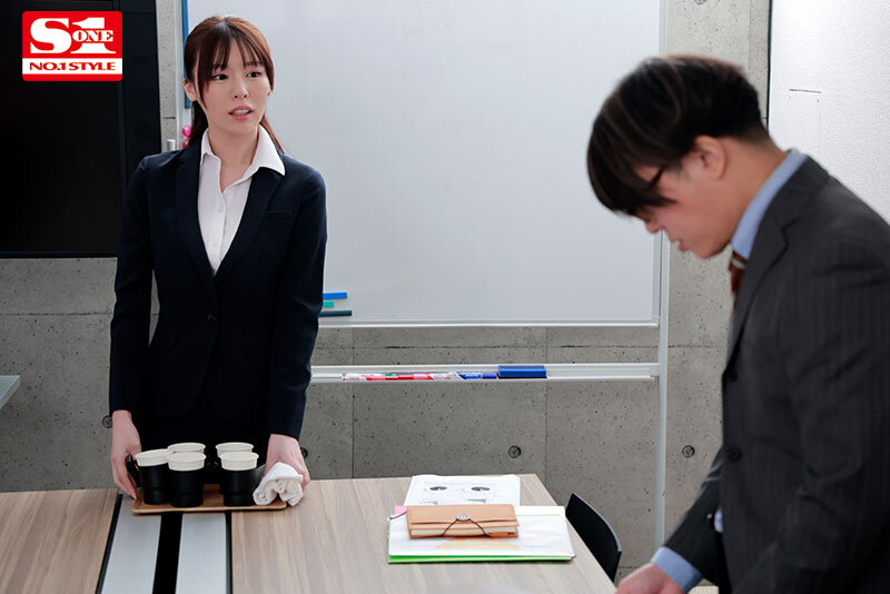 相部屋NTR 絶倫上司と新入社員が朝から晩まで、不倫セックスに明け暮れた出張先の夜。 黒島玲衣黒島玲衣