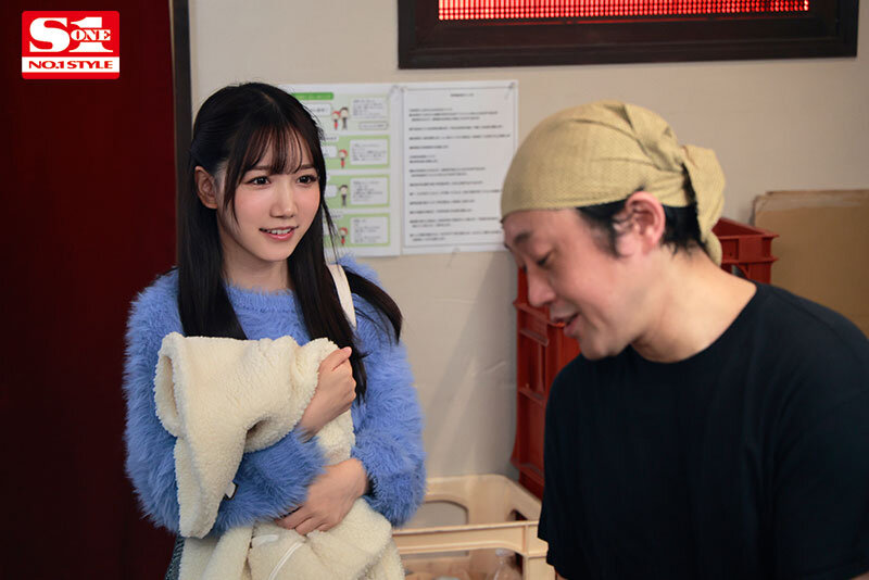 終電を逃したバイト先店長と女子大生はその後…ホテルで朝まで甘くて切ない性交に溺れてしまった、イケない純愛相部屋NTR 三田真鈴三田真鈴