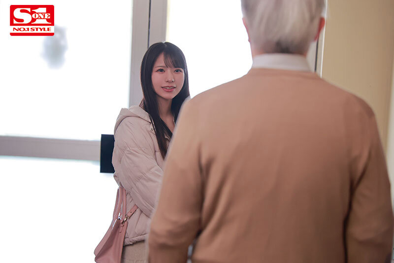 年末年始、広い学生寮で女学生とおじさん管理人が2人きり… 禁断シチュに欲情した中年ち●ぽと寂しさ埋めたい若い少女おま●こは相性良すぎて合体し続けた。 浅野こころ浅野こころ