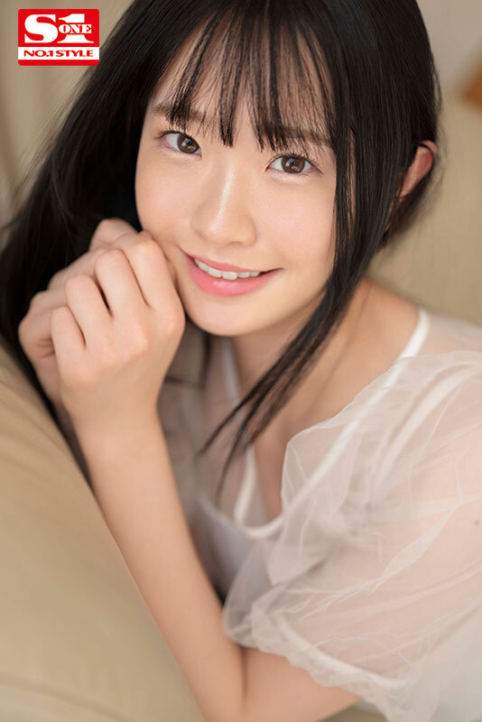 白上咲花が中年オヤジと涎とろとろ接吻ぐちょぐちょで絡み合う濃厚唾液ベロキス性交。白上咲花