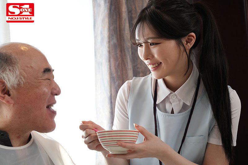 優しくて断れない介護士さんが若い肉体を貪られまくる…高齢者の射精介助10人乱交 黒島玲衣黒島玲衣