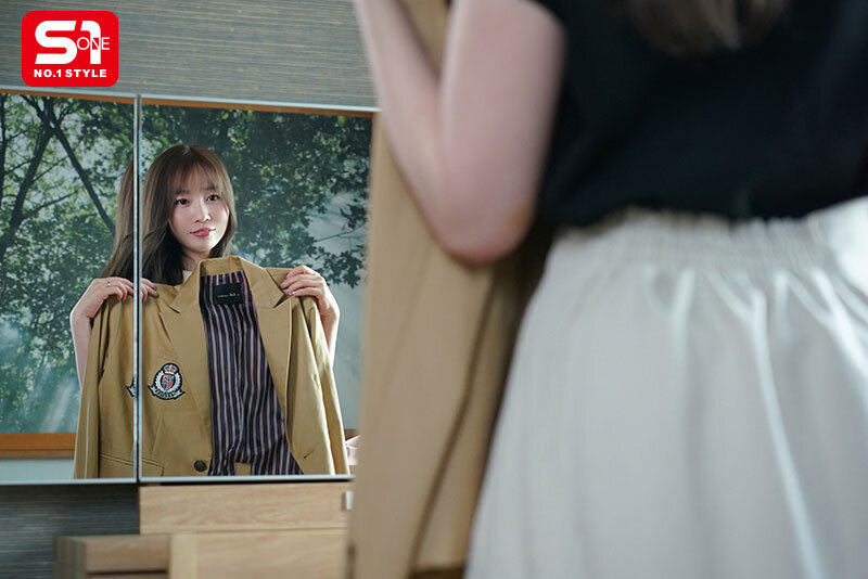 妻の学生時代を知らない俺は姪っ子の制服を盗み着していた妻の姿に異様な興奮を覚えて…5年ぶりに抱いた妻が最高すぎた 夢乃あいか夢乃あいか