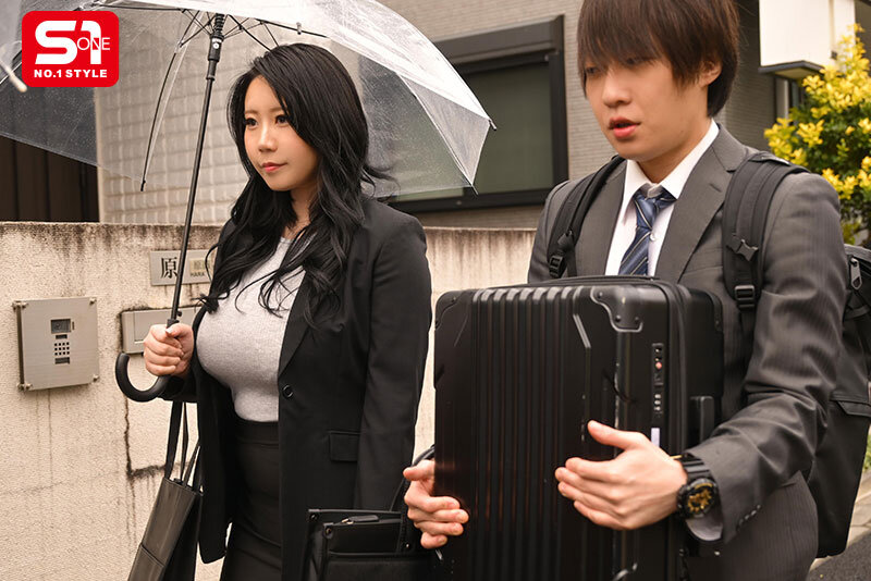 面倒見が良く優しいKカップの女上司とまさかの相部屋 AM0:00 酔った先輩は童貞の僕でも押せばヤレそうです みなみ羽琉みなみ羽琉（みなと羽琉）