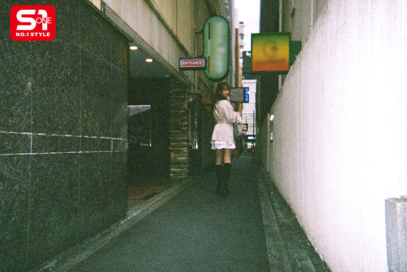 金と時間と性欲がある若妻アリスさん（23歳）のラブホ4軒はしご不倫 花アリス花アリス