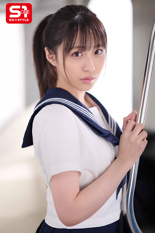 この女子学生、純粋そうに見えて中年教師に恋し、痴●師（他人）にも即沼る。 新木希空新木希空