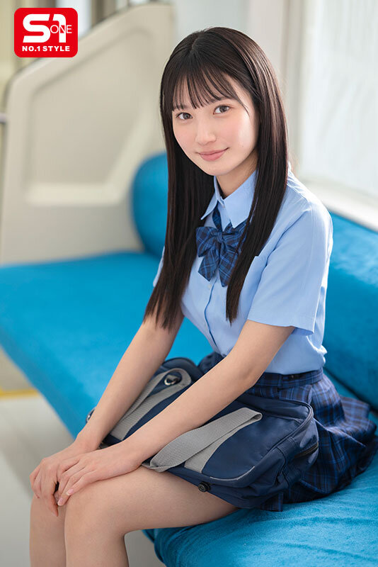 澄み切った透明感の清楚な純真少女をめっちゃくちゃに痴●したい！我慢できずこっそり痴●したら…まさかの俺の粘着テクの虜に。 榊原萌榊原萌