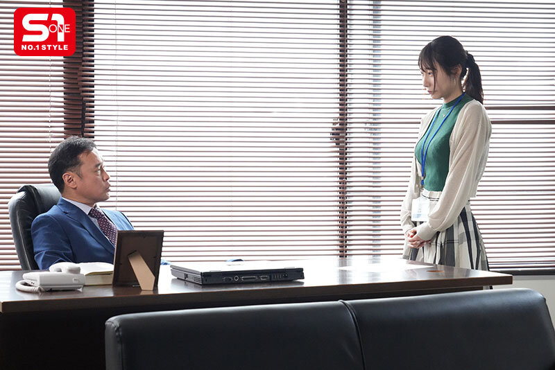 下着メーカーに今も残る下劣ハラスメント… 仕事の出来ない女子社員（25）は、ランジェリー着用しか許されない。 篠真有篠真有