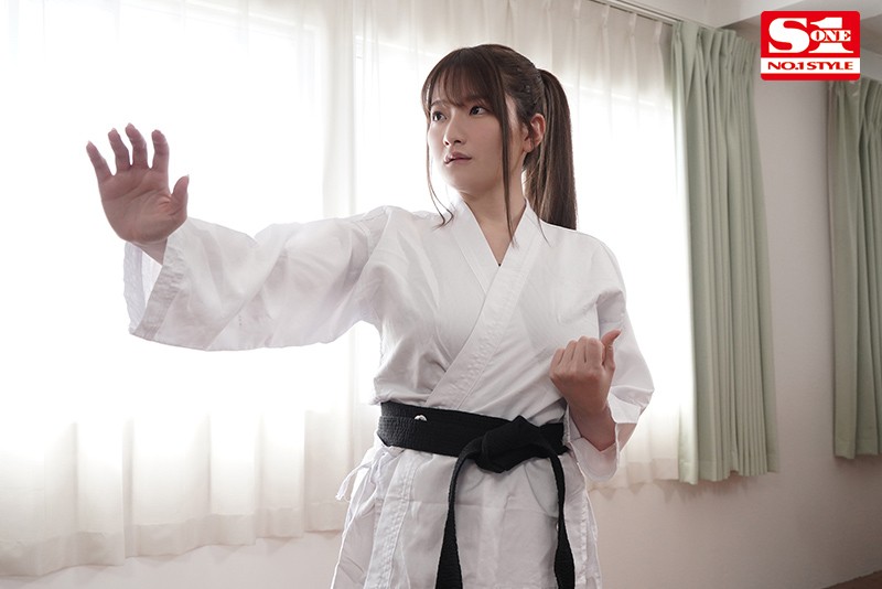 漫画のようなJcup神乳鷲尾めい×クリムゾンが夢のコラボ！ 一年間痴●され続けた女鷲尾めい