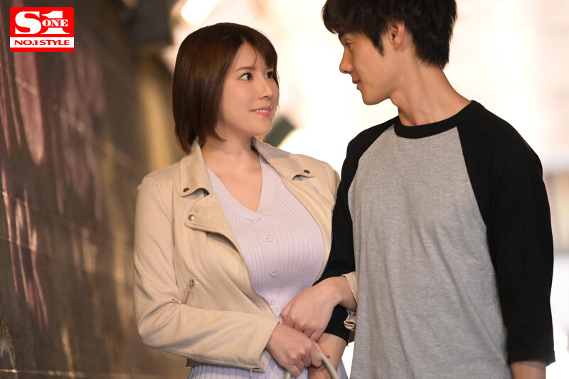 彼女が不在の3日間、ボクは彼女の親友のJカップに我慢できず揉んで埋もれてひたすらハメまくった。 汐世汐世（有栖花あか）