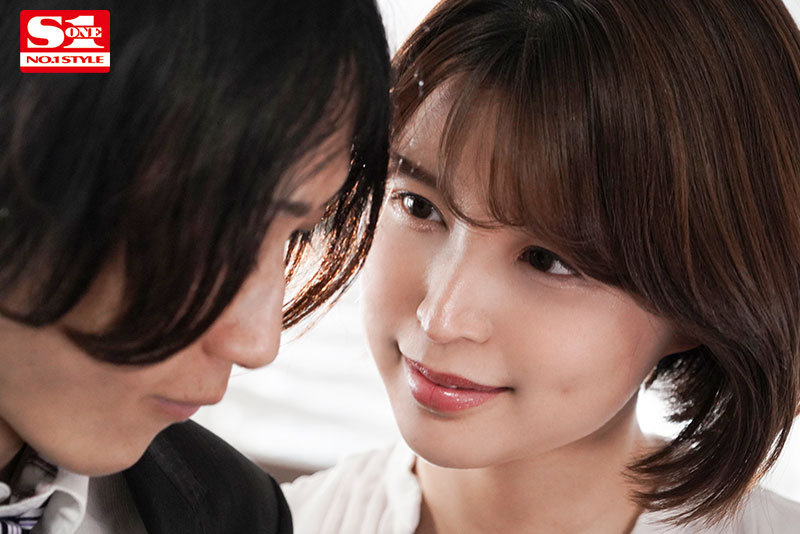 仕事できる美人上司と恋仲になり、いつでもどこでも彼女の絶倫性欲を満たすヤリチン彼氏として挿れまくった僕。 葵つかさ葵つかさ