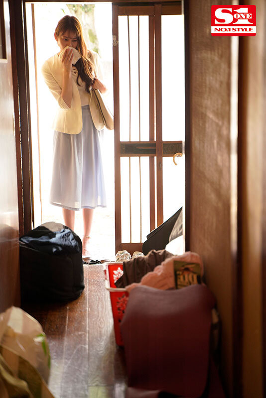 もう何十年もセックスと無縁の飢えた性獣オヤジがいるゴミ屋敷に家庭訪問した死ぬほど不運な新任女教師 楓ふうあ楓ふうあ