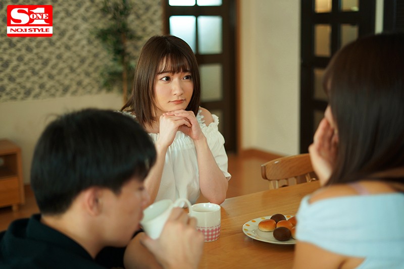 一ヶ月間の禁欲の果てに彼女の親友と僕が浮気SEXだけに没頭した彼女不在の2日間。 鷲尾めい鷲尾めい