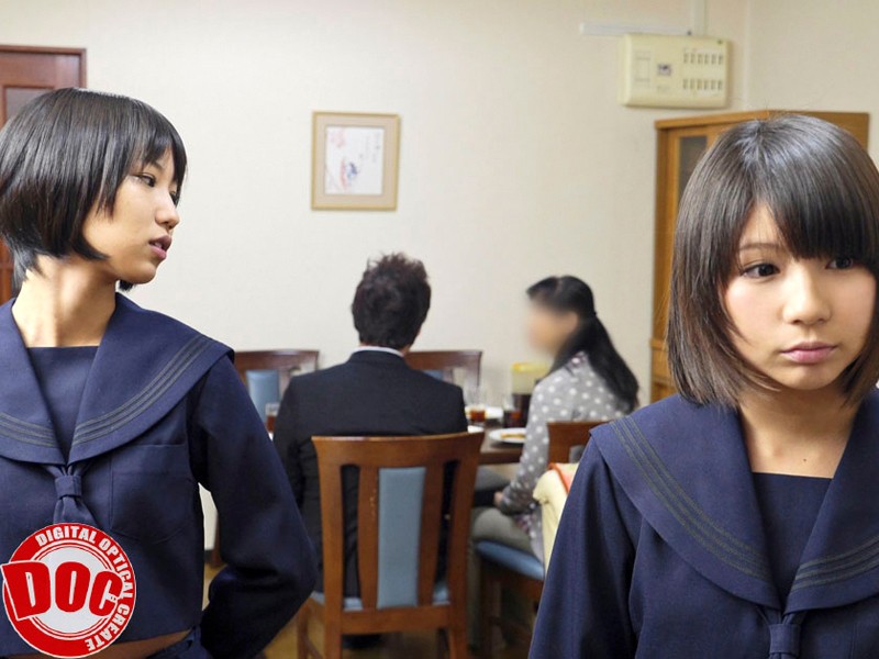 再婚相手の連れ子は美人女子校生姉妹！！初めて皆で川の字で寝る事に…。明け方、年頃で可愛い妹のパジャマがはだけ、発育途中の身体を見て欲情してしまった僕は彼女を…！！ふと横を見ると、妹と僕がSEXしているのを気づいた姉が、興奮し身体をくねらせていたので……