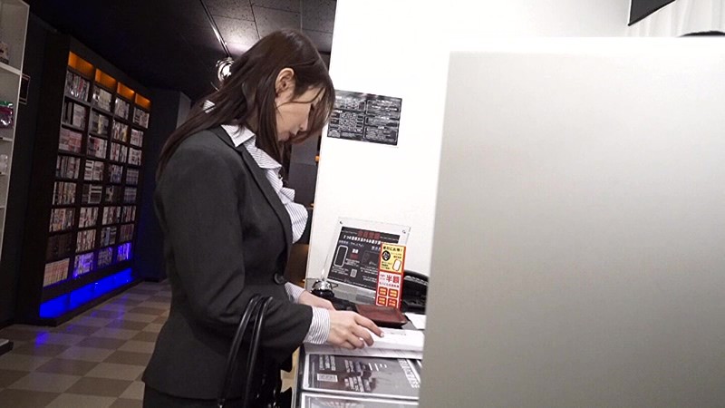 終電を逃した人妻OL達が、初めてのマンガ喫茶でやらかした醜態っ！！篠田あゆみ・艶堂しほり（遠藤しおり）・神谷秋妃