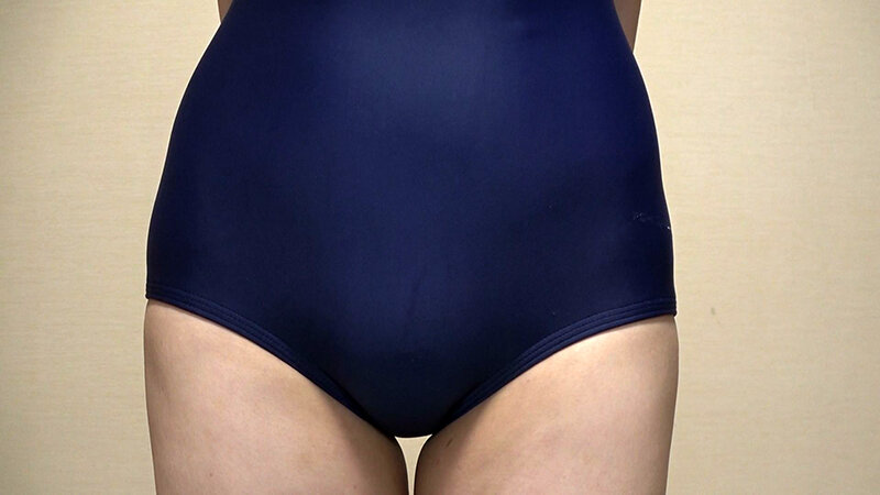 広瀬このみ 濡れてテカってピッタリ密着 神スク水 可愛い女子のスクール水着姿をじっとりと堪能！着替え盗撮から始まり貧乳から巨乳にパイパン、ハミ毛、ジョリワキ等のフェチ接写やローションソーププレイやスク水ぶっかけ等を完全着衣で楽しむAV広瀬このみ