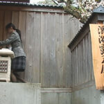 【 AI リマスター版 】混浴露天風呂で美人妻と夫の目の前で仲良くなって、セックスできるのか！？