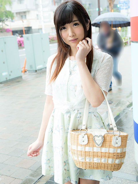 子供と旦那の留守を見計らいミニスカで街を出歩く犯（ヤ）られたがりのママをナンパせよ。こっそりゴム外して生中出し3連発！許可無し強●妊娠セックス！