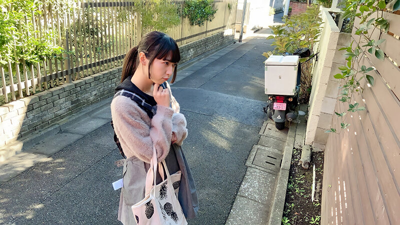 団地掲示板に「夫婦生活に関する調査 報酬 1 万円」の求人の誘いに乗って来た団地妻にデカチン見せつけたら旦那との違いに困惑しながらも凝視してたのでそのまま生挿入したら、つい中出ししてしまいました。2