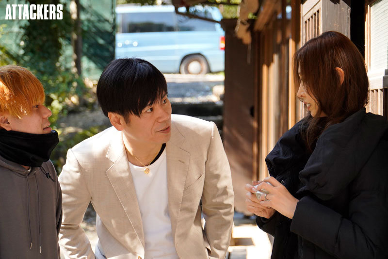 夜中に起きると妻が隣に居ない。まさか新婚旅行の旅先でチャラ男にナンパされていたなんて…。 夏目彩春夏目彩春