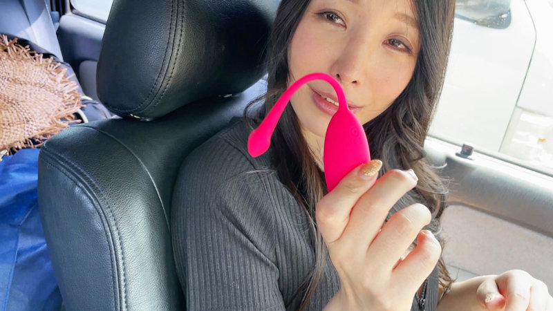 出会い系でみつけた清楚なHカップの人妻に野外露出で身悶えさせた個撮ビデオ 紗英さん（38歳）