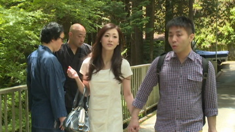 寝取られ温泉～人妻を野外緊縛露出調教！～ 美咲花音美咲花音