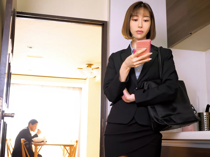 家庭内別居中の妻が男を連れ込んで壁越しにアヘ声聞こえて嫉妬勃起が止まらないので妻とヤリ直したいと思う 黒川すみれ黒川すみれ