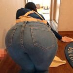 色白デカ尻の家事代行おばさんに即ハメ！デカチンの虜になった人妻が翌日勝手に押しかけてきたので満足するまで何度も中出ししてあげた 逢沢まりあ逢沢まりあ