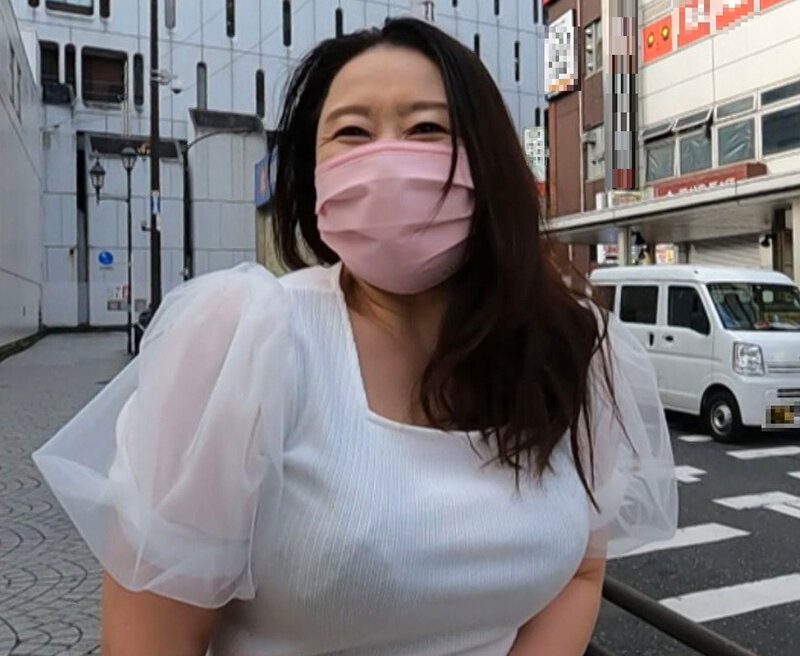 ＃素人熟女ハメ撮り ＃生中出し マッチングアプリで知り合った推定Hカップの豊満人妻が案外ウブなので弄り攻め倒してドスケベな本性を炙り出した！ 豊永映美豊永映美