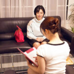 高級エステで巻き起こる優美な妻と凄腕エステティシャンの淫乱物語。 紫月ゆかり紫月ゆかり