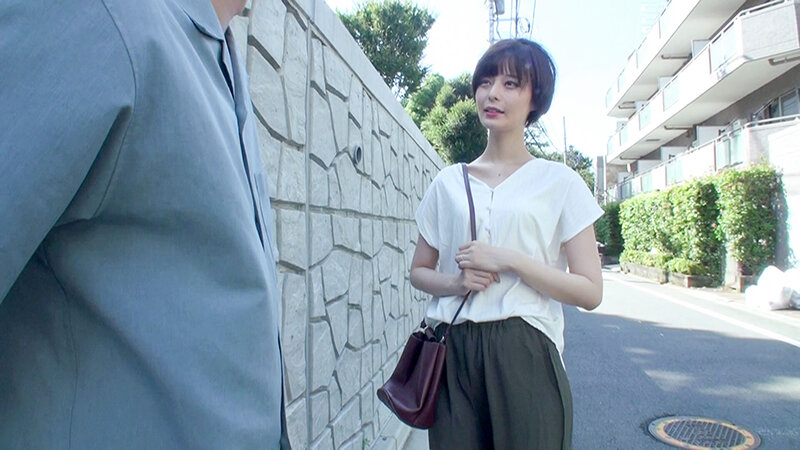 SNSでナンパした美人人妻が、旦那以外の身体に興奮してドエロい本性さらけ出しちゃいました！ 月乃ルナ月乃ルナ