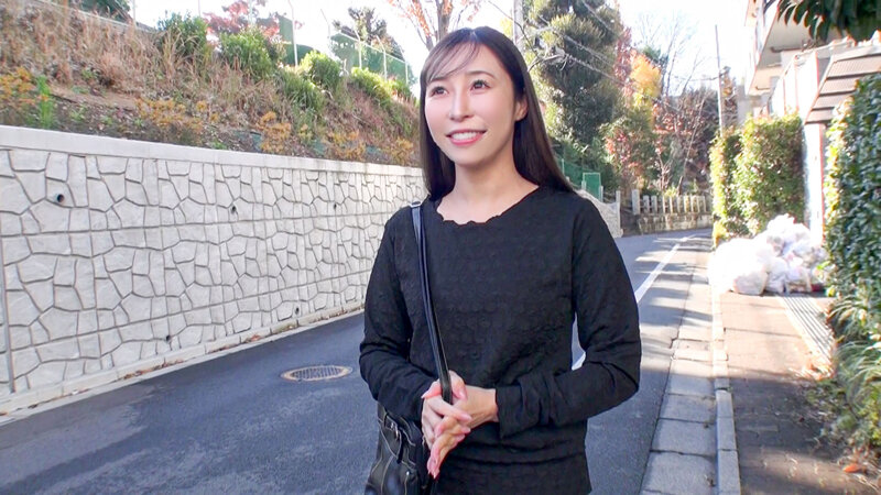 SNSでナンパした美人人妻が、旦那以外の身体に興奮してドエロい本性さらけ出しちゃいました！ 工藤ゆり工藤ゆり