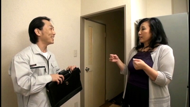 30年ぶりに会った憧れのキミはびっくりするほどムチムチの熟女になっていた 藤木静子藤木静子